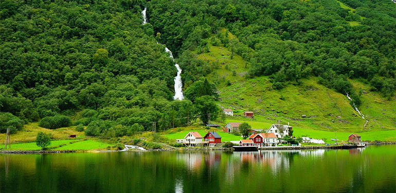 Cruceros por el Northern Europe Cruises, Fiordos Noruegos. EworldCruises.com