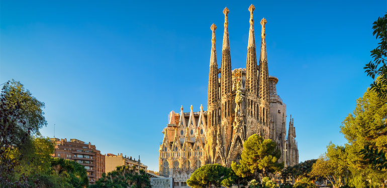 Find our selection of cruises from Barcelona at the best price.