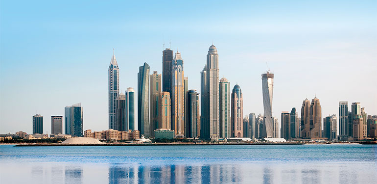 Cruceros desde Dubái al mejor precio, rascacielos. EworldCruises.com